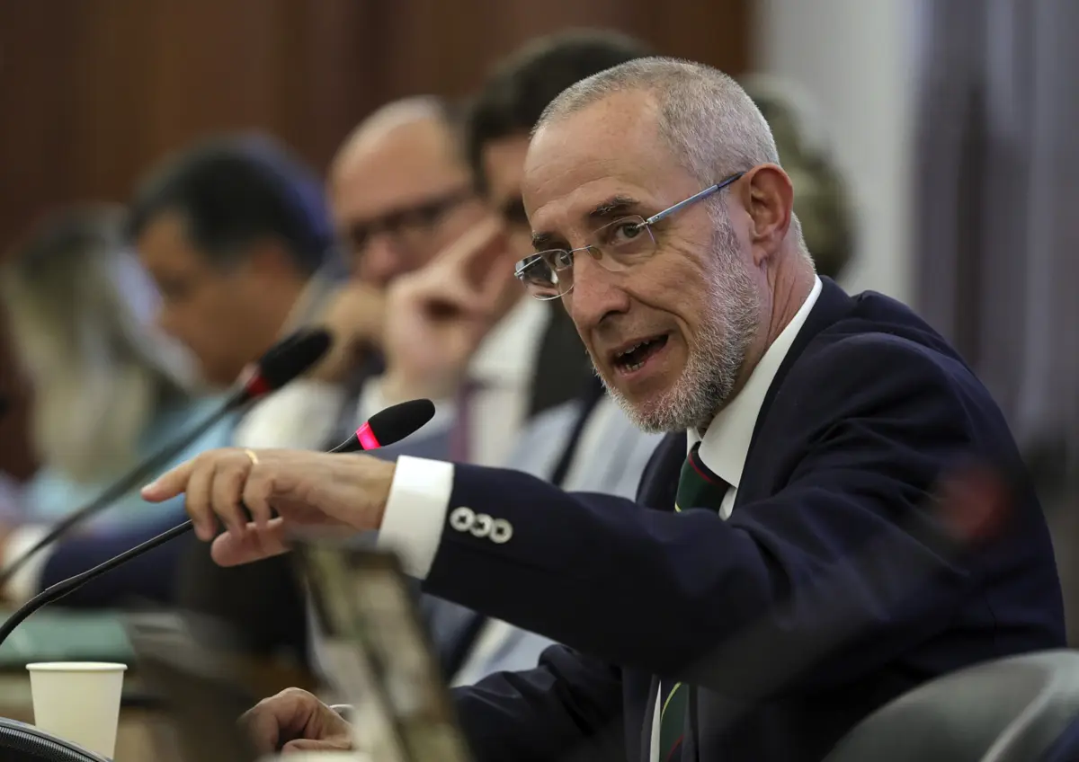 Imagem de contexto do artigo PCP quer alterar critérios para despedimento coletivo e revogar cortes da troika