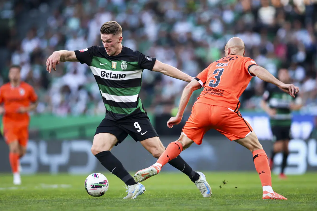 Imagem de contexto do artigo Sporting vence V.Guimarães e sagra-se bicampeão nacional. É o 21.º título dos leões