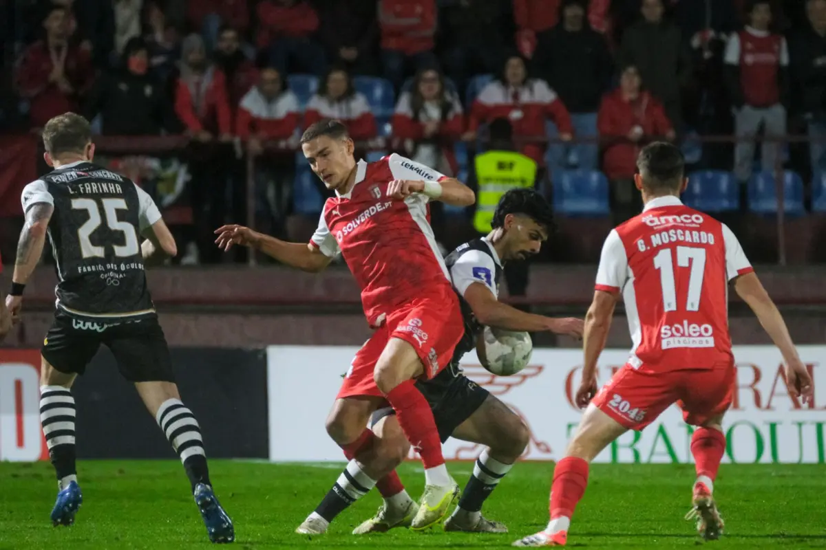 Imagem de contexto do artigo Cantos foram proteção contra cerâmica tradicional das Caldas. SC Braga avança na Taça