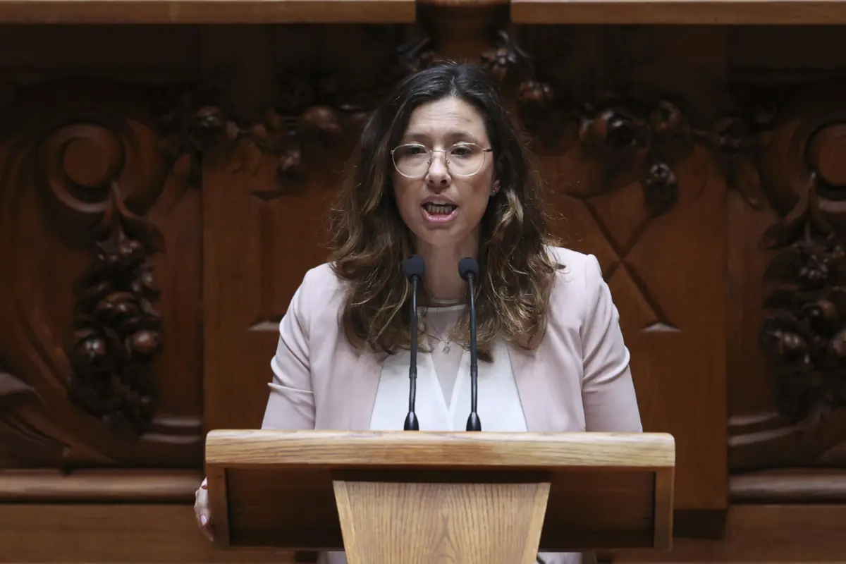 Imagem de contexto do artigo Alegadas pressões sobre reitor do Porto: IL quer ouvir ministro da Educação para "esclarecer assunto"