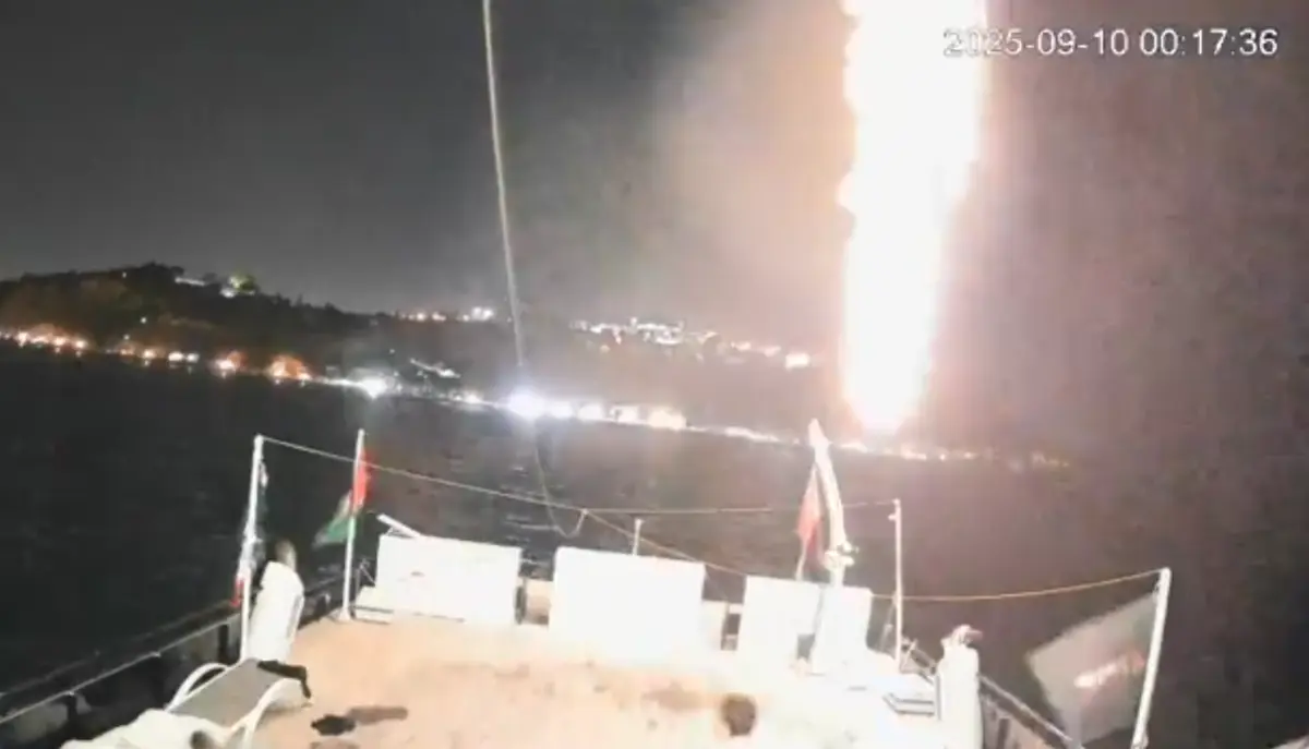 Imagem de contexto do artigo "Flotilha humanitária está sob ataque." Mortágua diz que ainda não sabe quando vão seguir viagem