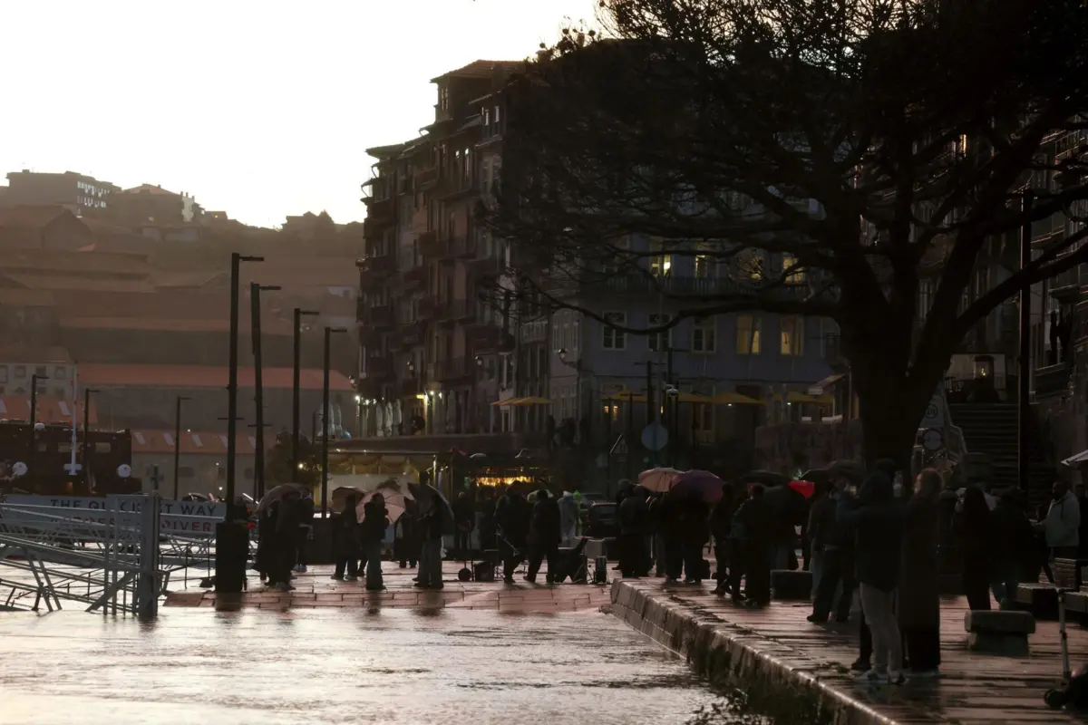 Imagem de contexto do artigo Proteção Civil avisa que depressão Marta vai deslocar-se para norte
