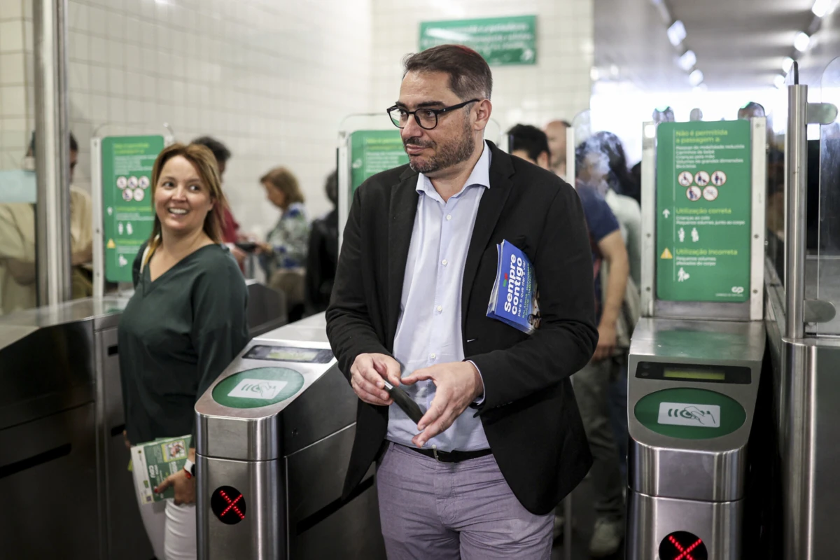Imagem de contexto do artigo CDU espera que visita de Zelensky permita ao Governo "clarificar" posição sobre paz