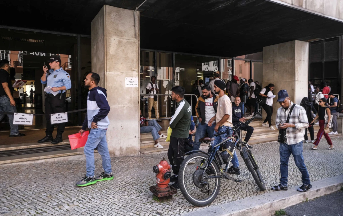 Imagem de contexto do artigo Brasileiros e timorenses vão deixar de poder entrar em Portugal como turistas e pedir autorização de residência