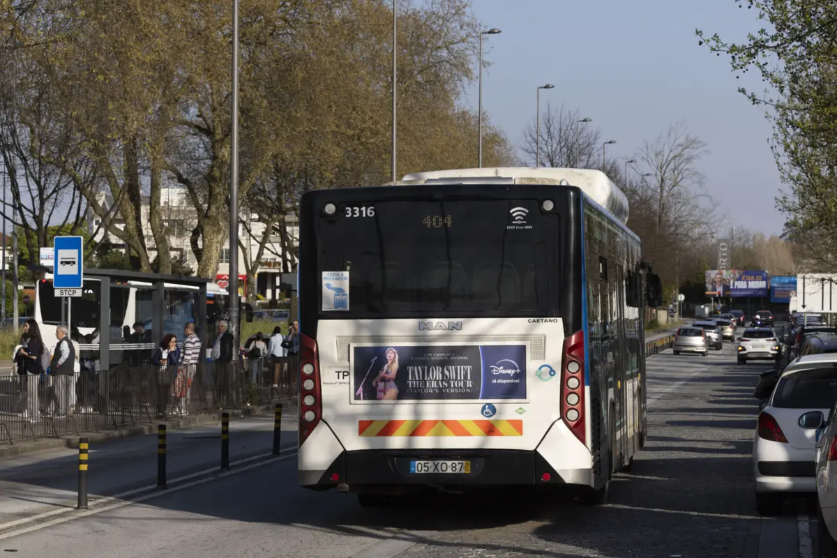 Imagem de contexto do artigo Passe social vai ser gratuito para todos os jovens até aos 23 anos, independentemente de estudarem ou não