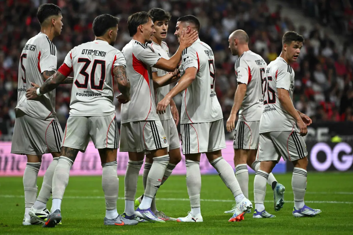 Imagem de contexto do artigo Ivanovic foi à Riviera Francesa, mas nem pensou em férias. Benfica vence Nice na Liga dos Campeões
