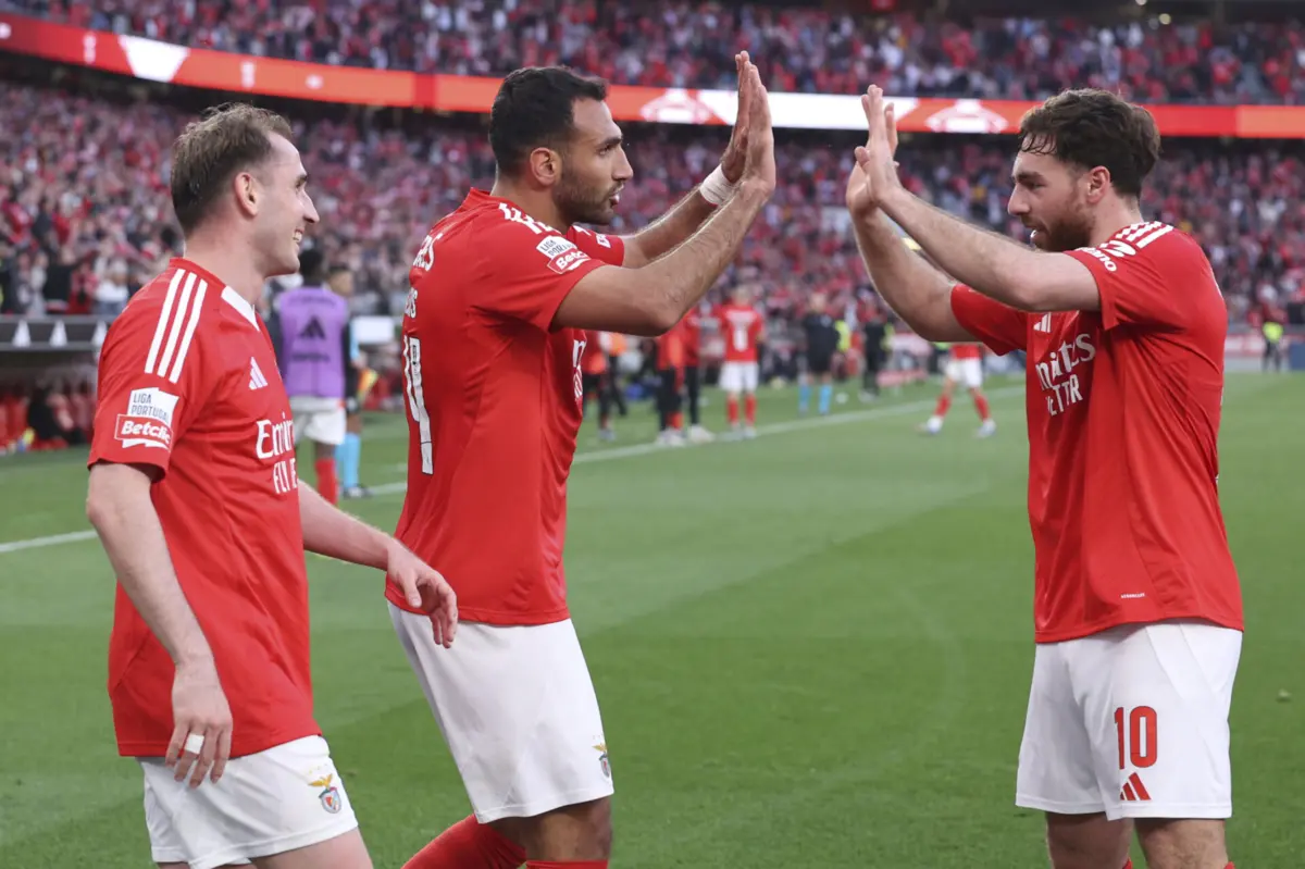 Imagem de contexto do artigo Teatro na Luz com golpe ao cair do pano: Pavlidis quis papel principal, mas Weverson não lhe deu a deixa