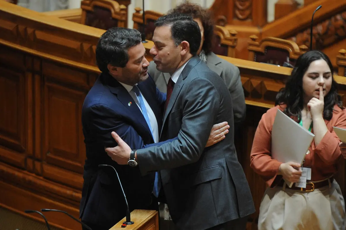 "Não se confunda liberdade de expressão com ofensas e calúnias gratuitas", refere Montenegro