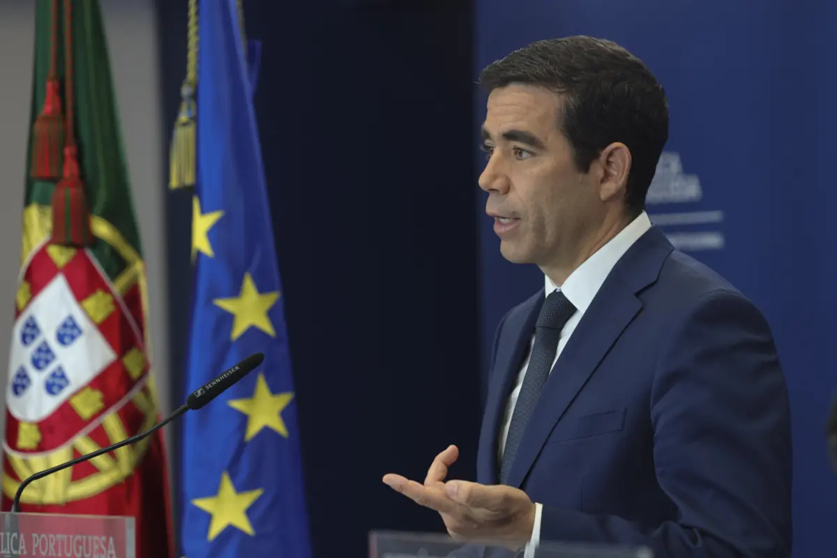 Imagem de contexto do artigo Leitão Amaro garante que reforma laboral é "favorável às mulheres, aos jovens e à família"