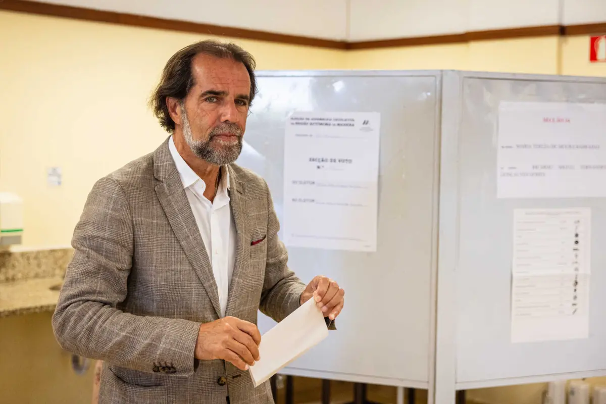 Imagem de contexto do artigo Miguel Albuquerque assume-se como "elefante" da política: "Pele grossa, boa memória e um comprido e inquisitivo nariz"