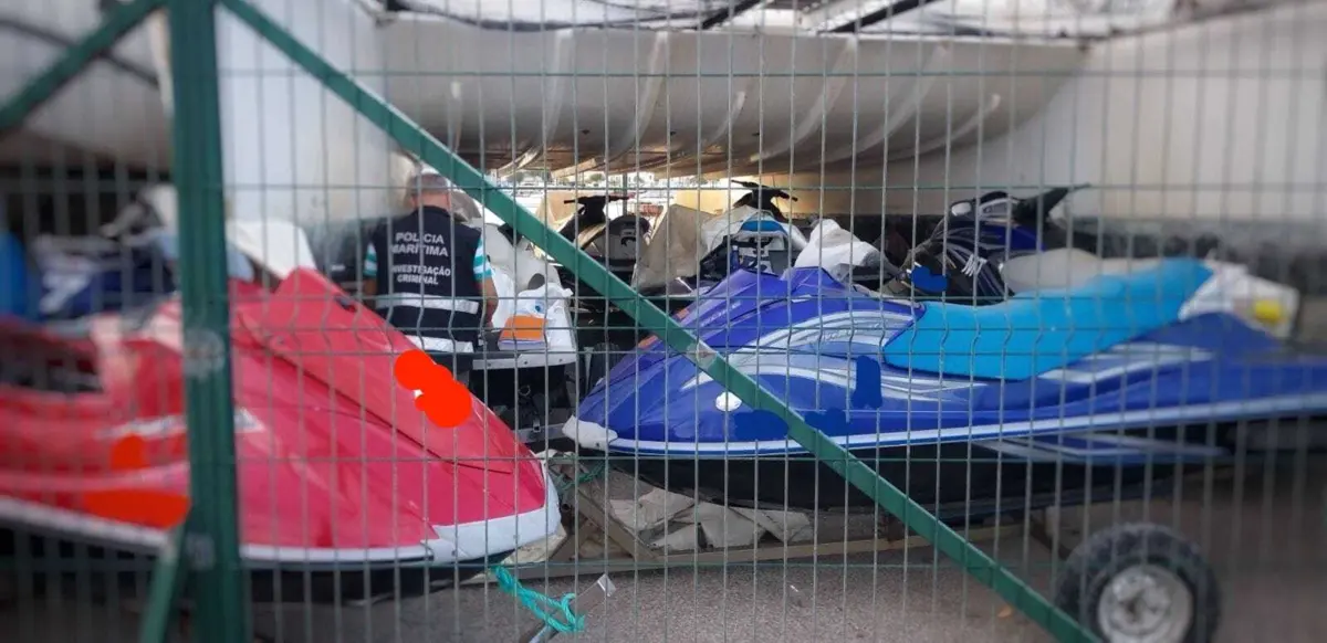 Imagem de contexto do artigo Polícia Marítima apreende mais de 20 motas de água e material náutico suspeito em Portimão