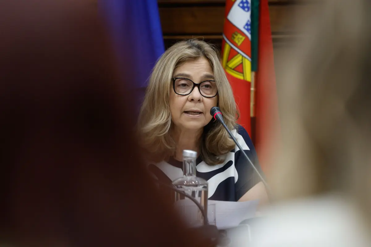 Ana Paula Martins sublinha: "Cada um assume as suas responsabilidades."