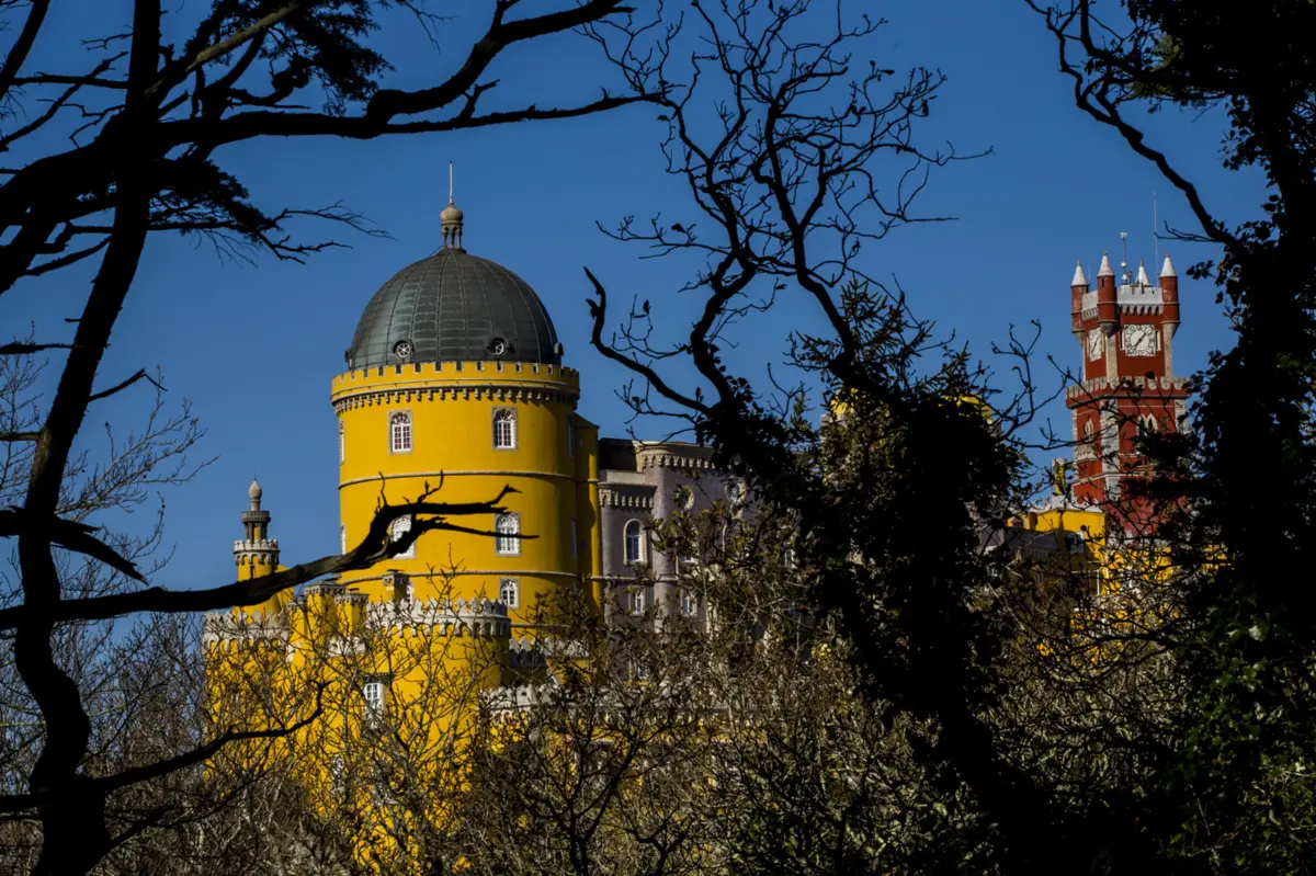 Imagem de contexto do artigo Depressão Ivo leva ao encerramento temporário de monumentos na serra de Sintra e ao corte da EN375 para Monserrate