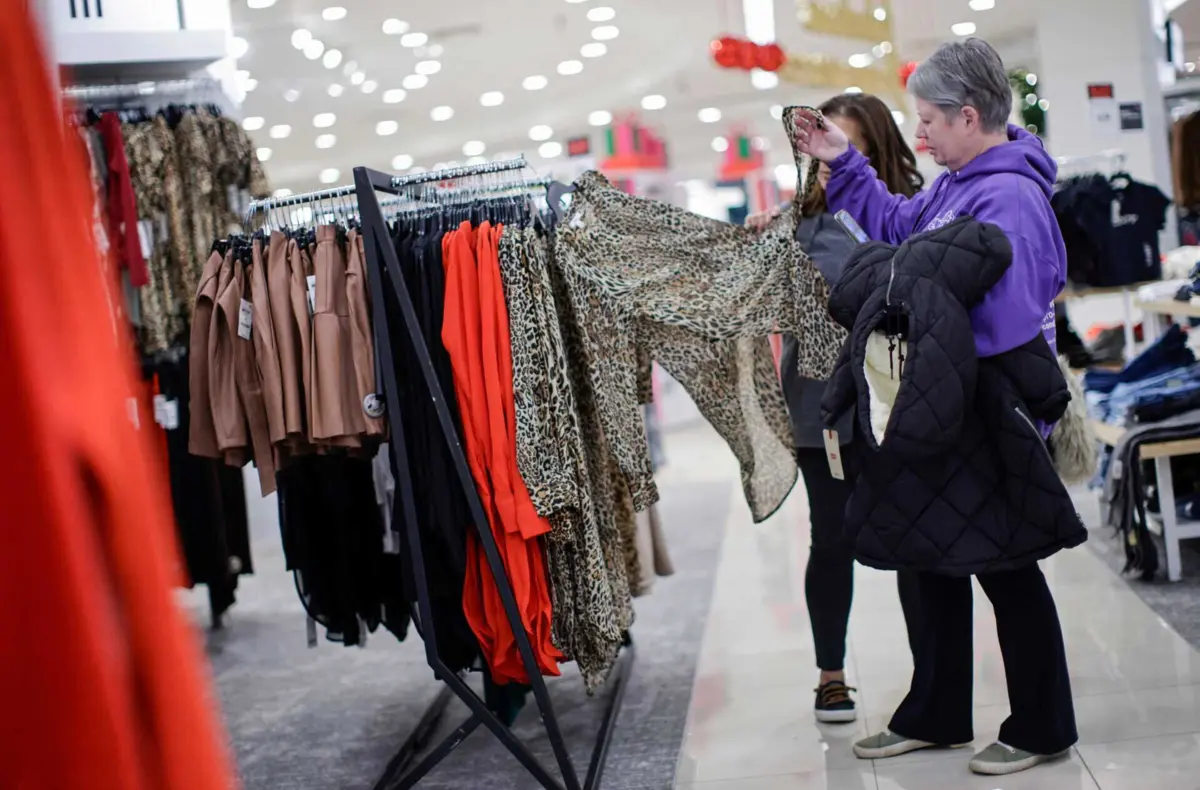 Quanto ao género, os homens demonstram maior intenção (68%) de comprar na Black Friday do que as mulheres (53%)