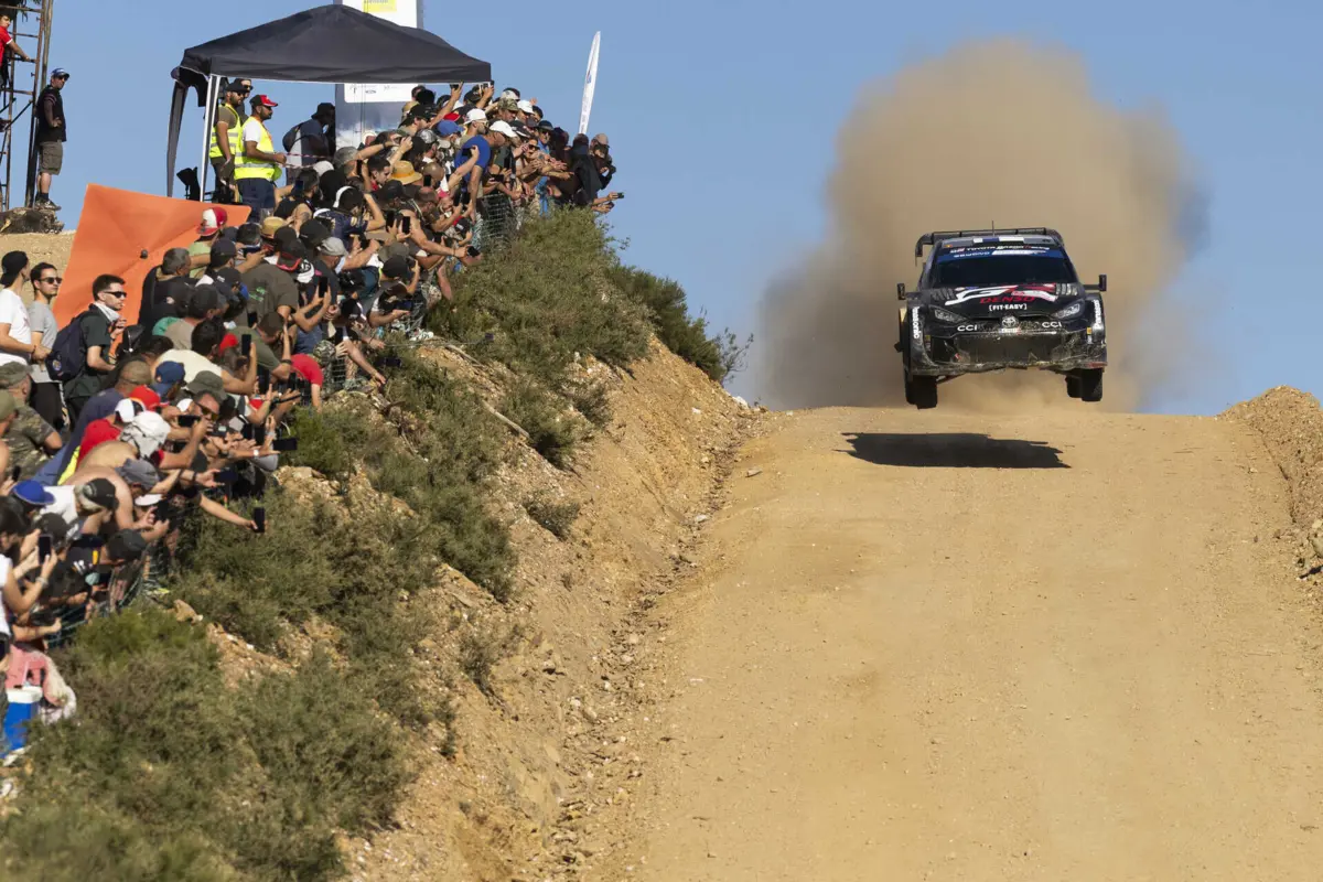 Imagem de contexto do artigo Rali de Portugal. Rovanperä desiste em Montim após despiste, Sébastien Ogier é o novo líder