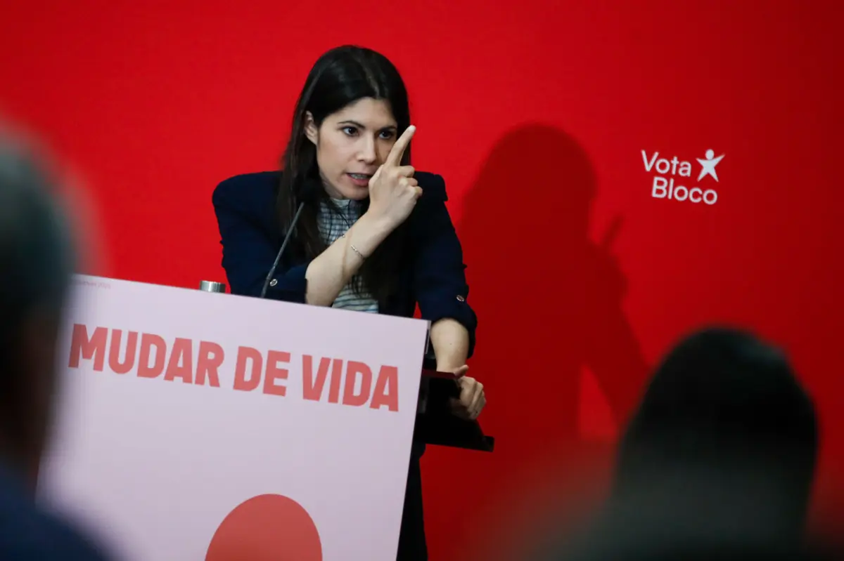 Imagem de contexto do artigo BE afirma que manifestação "cheia de energia" do 25 de Abril prova que "está tudo em aberto" para as legislativas