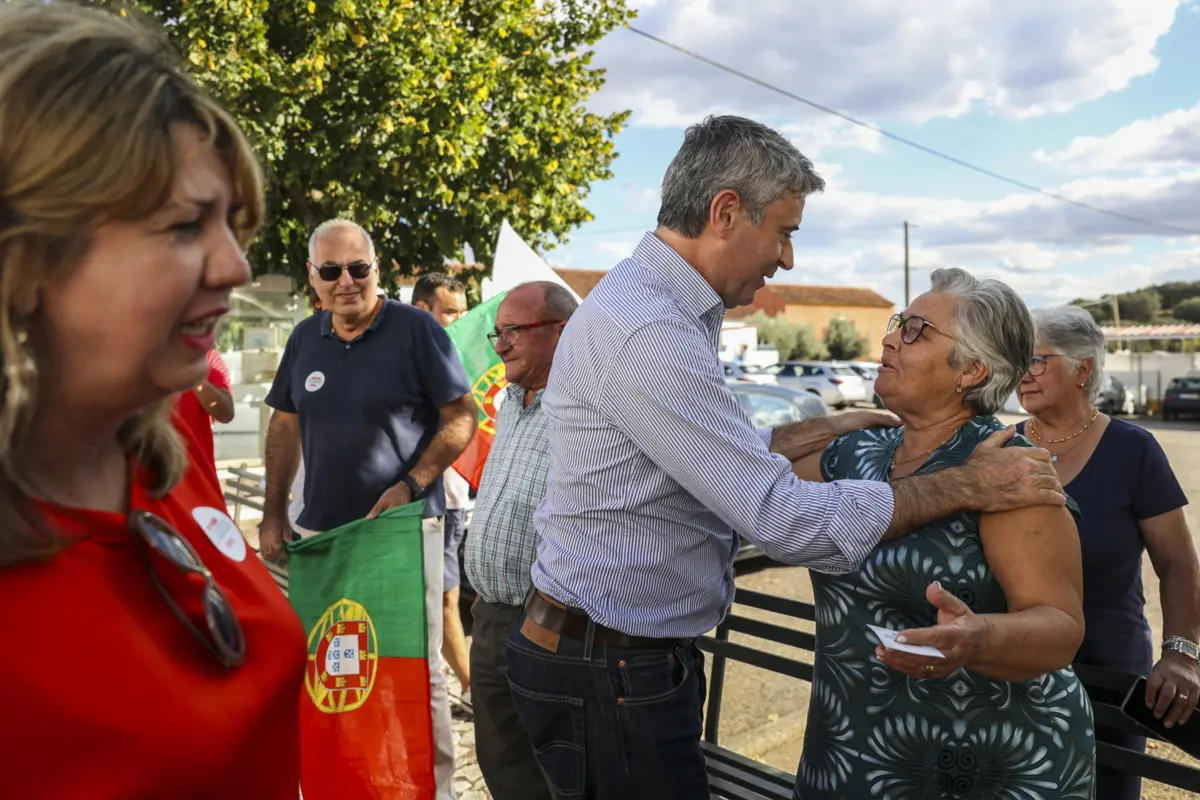 Imagem de contexto do artigo Carneiro acusa PSD de vender "alma ao diabo" e Leitão acusa Moedas de fazer "orelhas moucas" e Filipe Araújo sente "apoio de Rui Moreira"