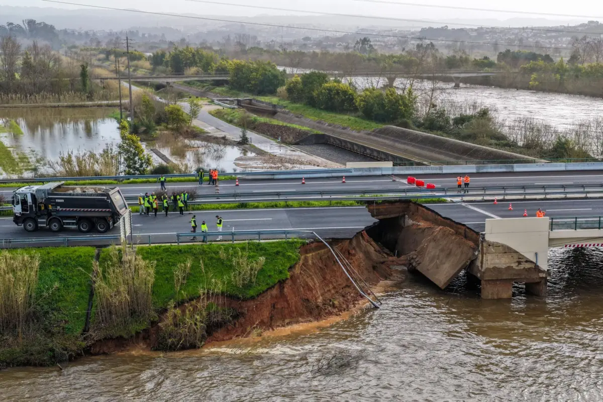 Imagem de contexto do artigo Obras no troço da A1 junto a Coimbra em curso mas ainda sem previsão de conclusão