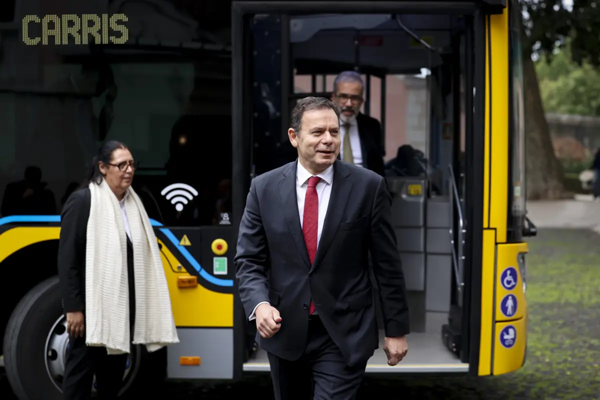 Imagem de contexto do artigo "Há uma grande convergência de opiniões." Montenegro rejeita que relações com Marcelo tenham esfriado