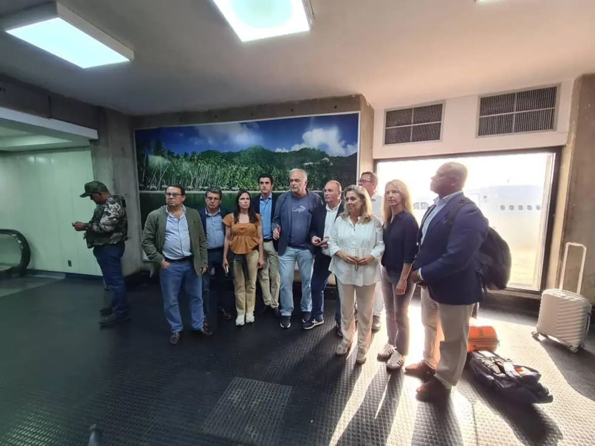Sebastião Bugalho e a restante delegação do PPE retida em Caracas
