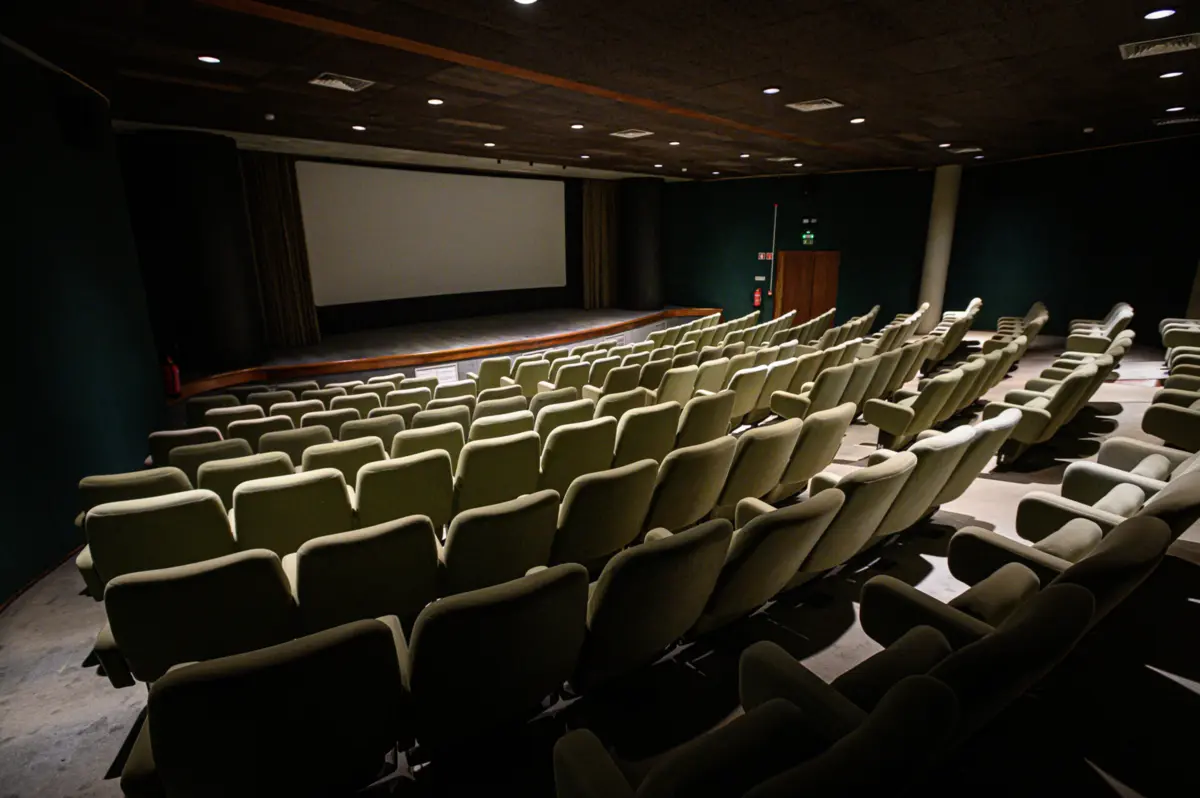 Imagem de contexto do artigo Cinemas portugueses começaram ano com perda de espectadores e receitas