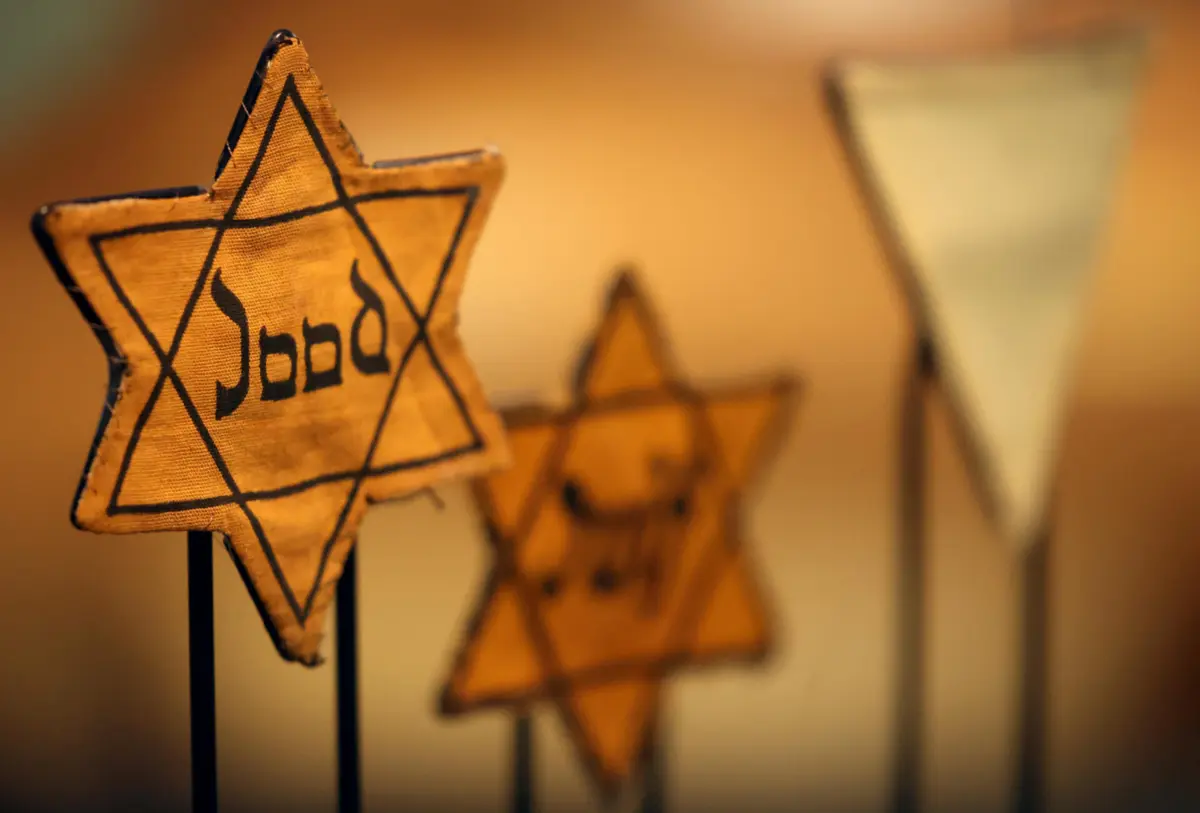 Imagem de contexto do artigo "Fanatismo não morreu." Nos 80 anos da libertação de Auschwitz, sobreviventes querem memória viva contra esquecimento