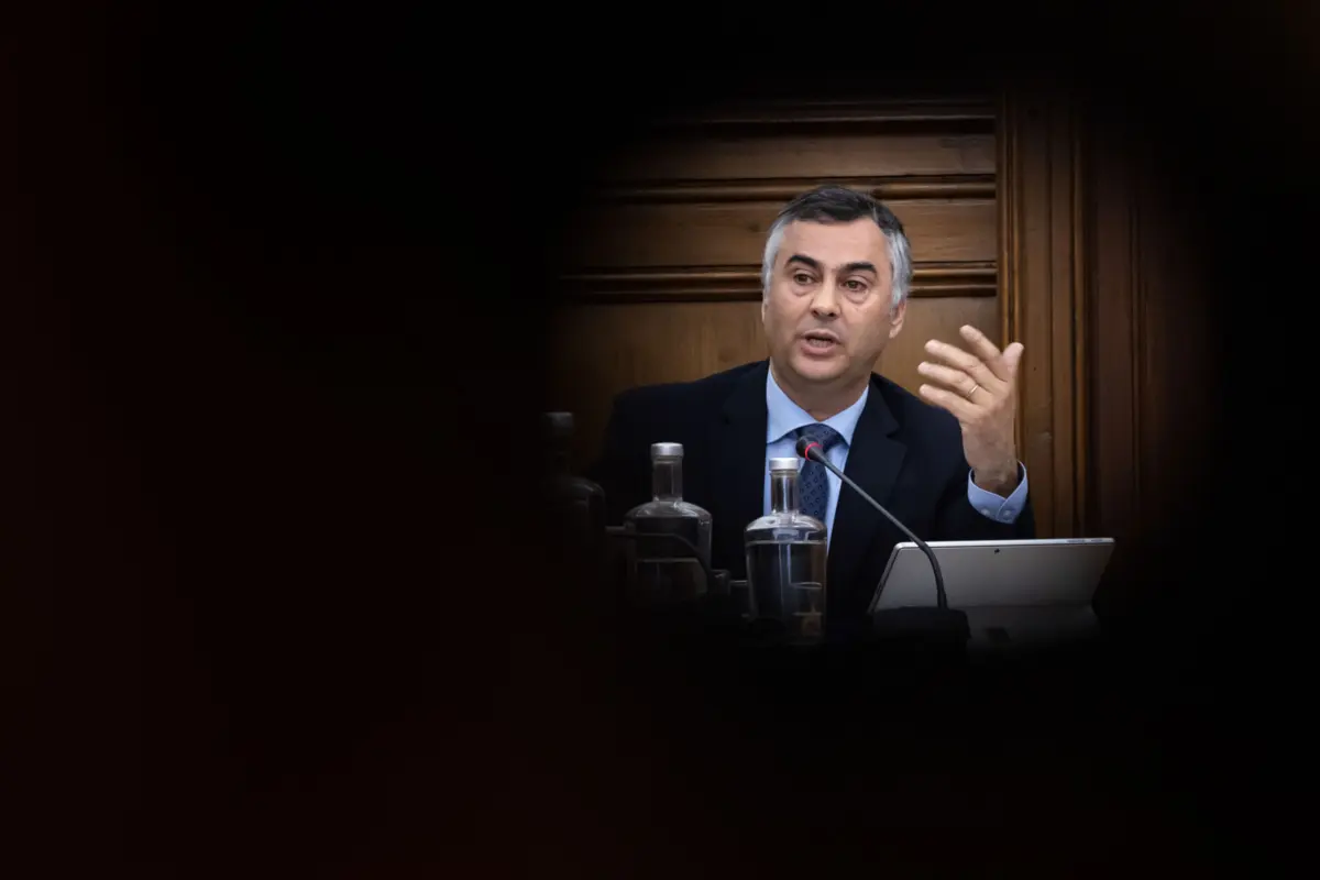 Imagem de contexto do artigo Governo garante que apurará com rigor número de alunos sem aulas no próximo ano