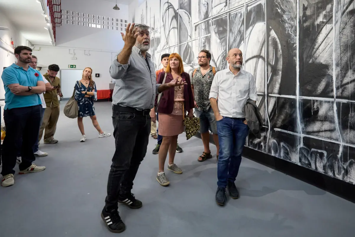 Imagem de contexto do artigo Nova lei de estrangeiros: Livre pede a Marcelo "veto político" e critica "acordo escondido com rabo de fora" entre Governo e Chega