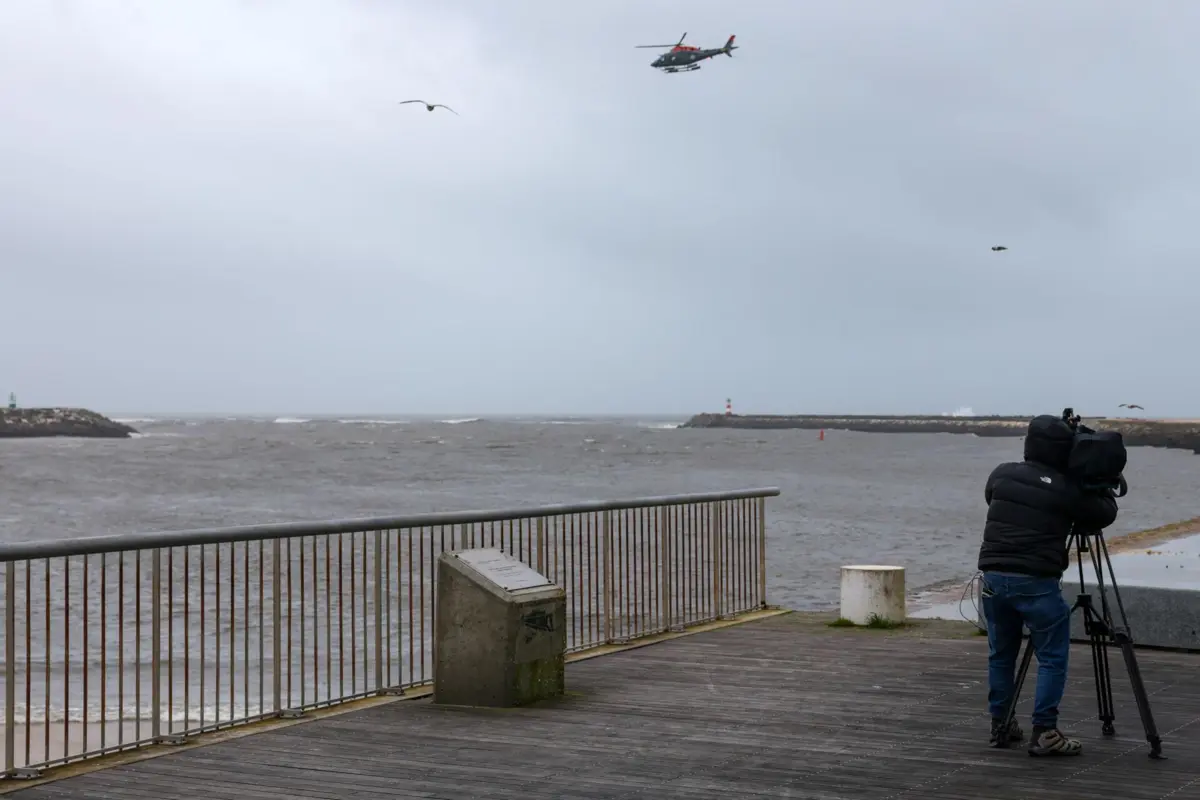 Imagem de contexto do artigo Rebocador norueguês vai retirar cargueiro sem leme ao largo da Figueira da Foz