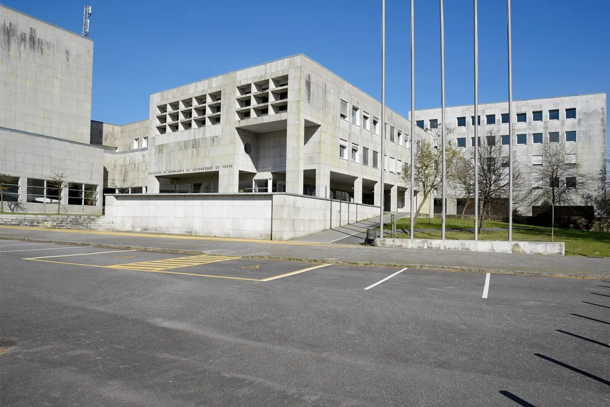 Faculdade e Engenharia do Porto