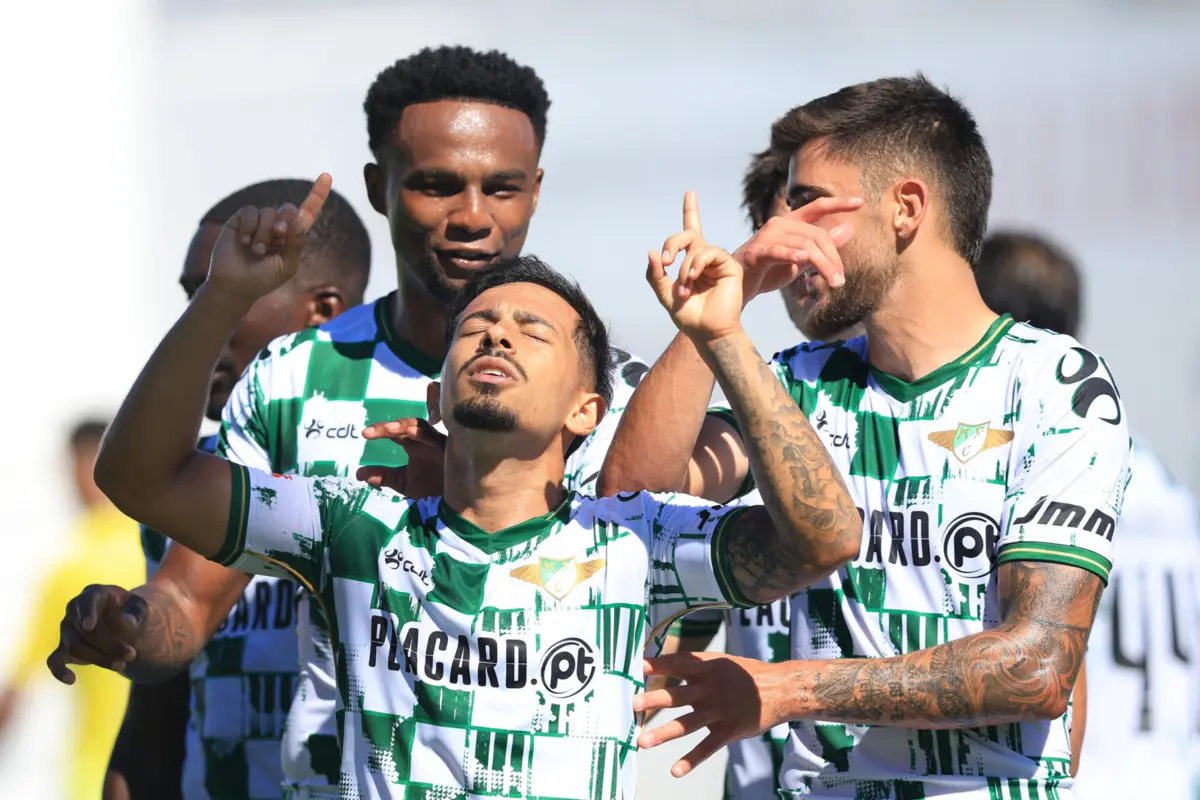 Imagem de contexto do artigo Após reviravolta, Moreirense vence Arouca e junta-se no topo a Sporting e FC Porto. Veja os golos