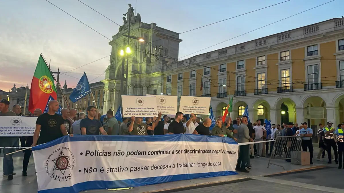 Imagem de contexto do artigo Mais de uma centena de polícias protestam em Lisboa para exigir melhores salários