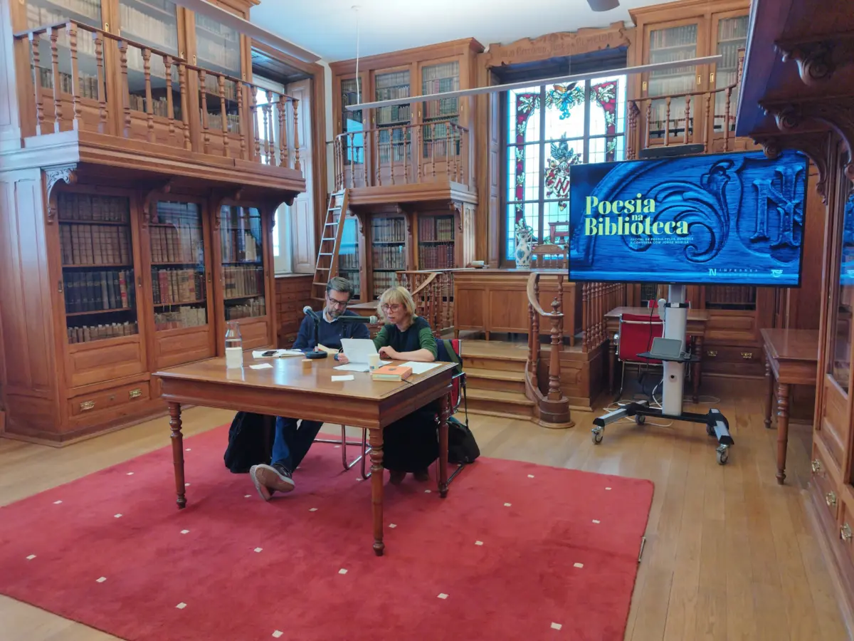 Imagem de contexto do artigo Poesia na Biblioteca. Rita Taborda Duarte a ler os poemas que escreveu (e os que ainda está a escrever)