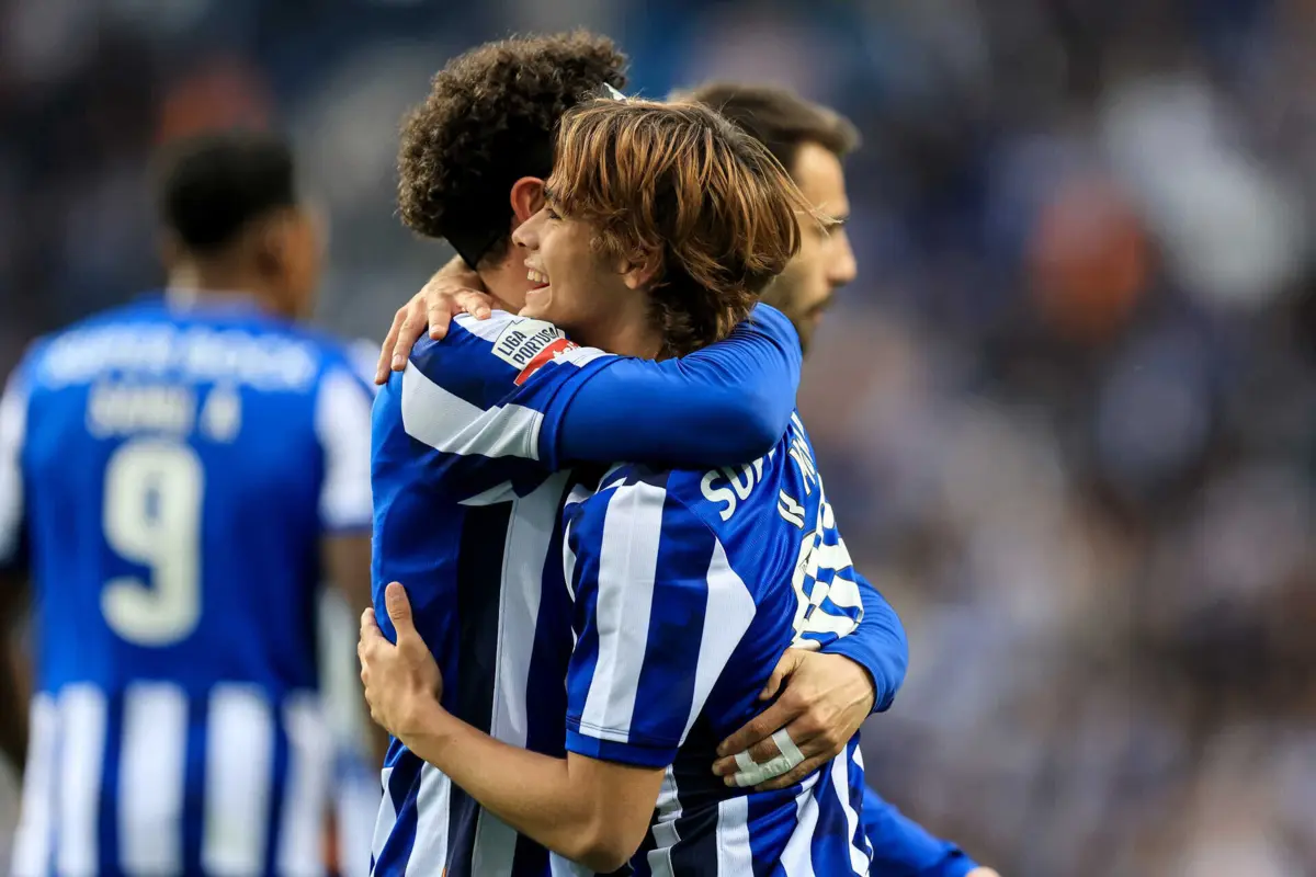 Imagem de contexto do artigo FC Porto vence AVS por 2-0 e consegue primeira vitória de 2025 no Dragão. Veja os golos