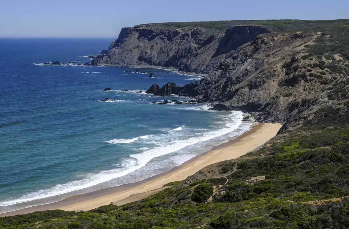 Imagem de contexto do artigo Ambientalistas iniciam diligência junto do MP para travar dessalinizadora no Algarve