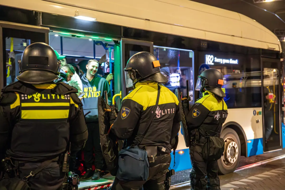 Os confrontos ocorreram no centro de Amesterdão após o jogo entre o Ajax e o Maccabi Telavive