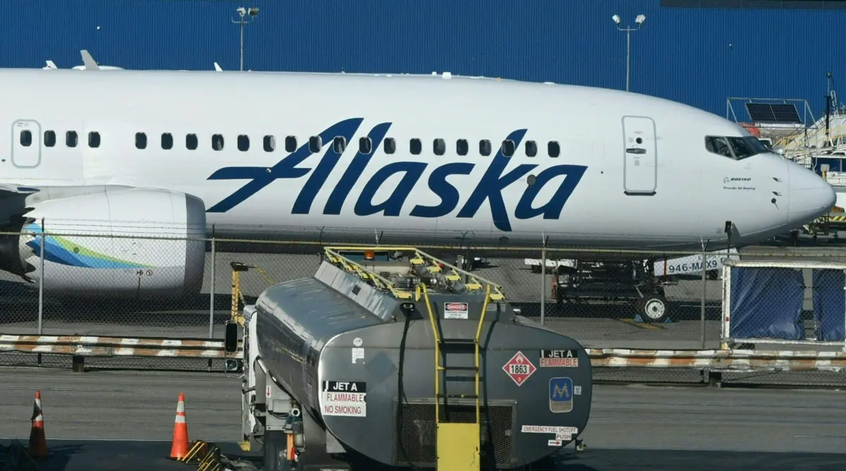 Com sede em Seattle, a Alaska Airlines é a quinta maior companhia aérea dos Estados Unidos, desde a aquisição da Hawaiian Airlines no ano passado