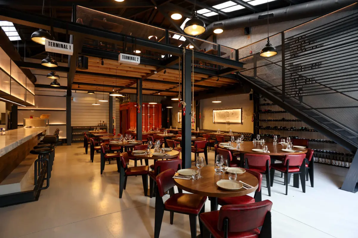 Imagem de contexto do artigo Menus com álcool ou refrigerantes taxados a 23%: restaurantes terão de se adaptar ou podem ter de subir preços