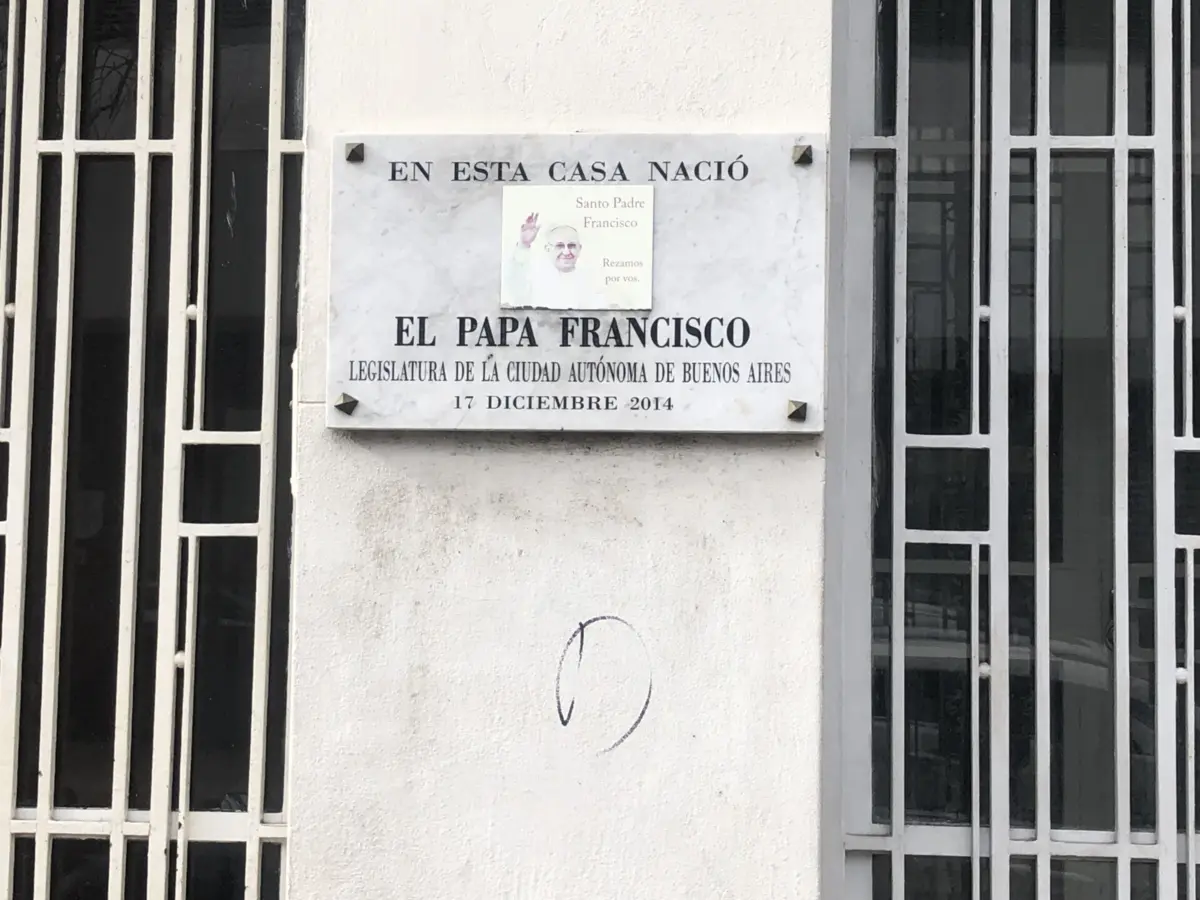 Imagem de contexto do artigo Papa Francisco: viagem ao bairro onde nasceu, cresceu, namorou e sentiu "a revelação"