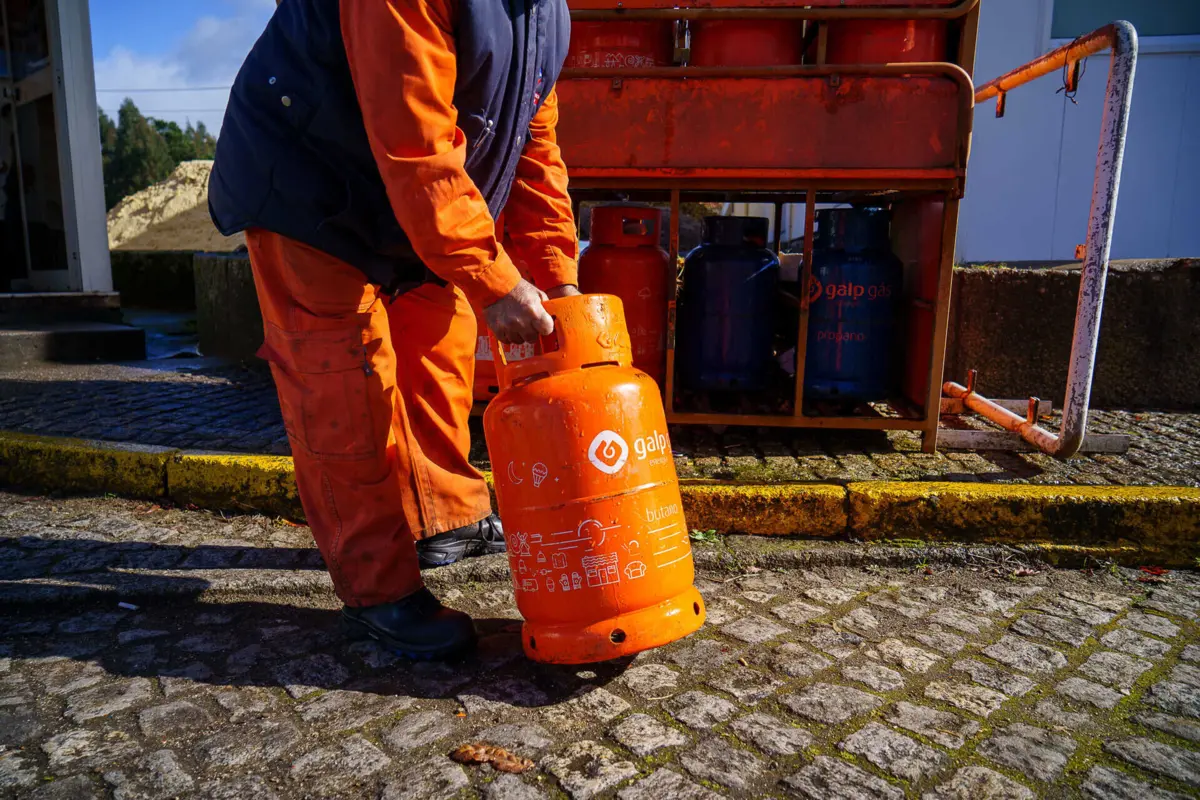 A botija de gás custa mais 20 euros em Portugal do que em Espanha