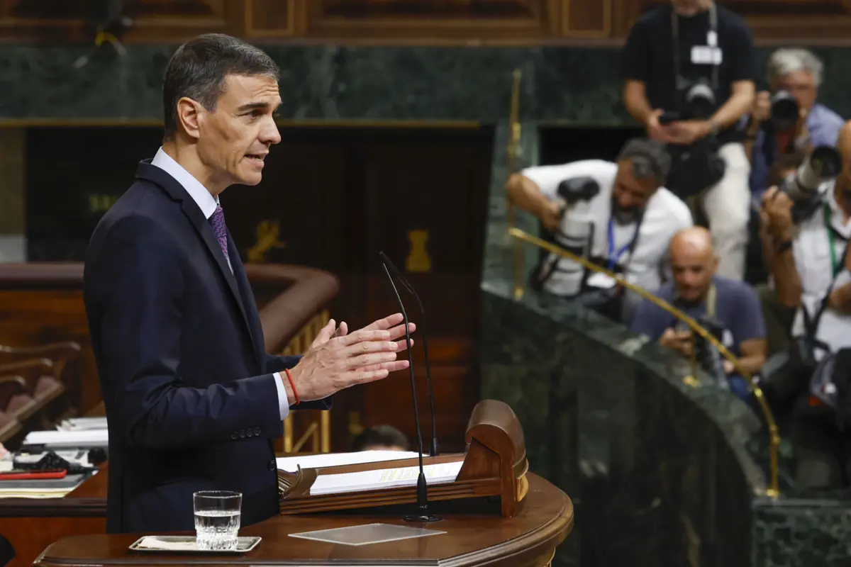 Imagem de contexto do artigo "Não vou deitar toalha ao chão." Sánchez diz ser "político limpo" e anuncia plano anticorrupção feito com OCDE