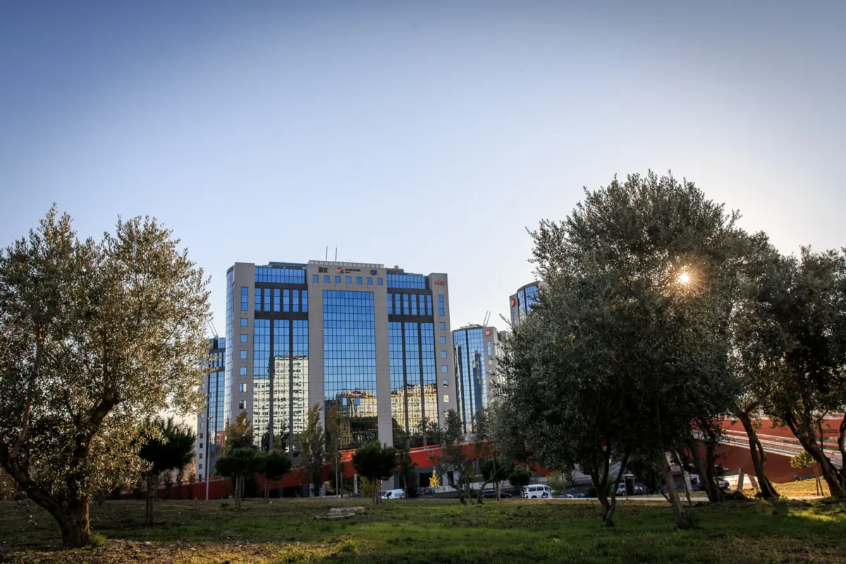 A administração agradece ao diretor cessante Jorge Maia "o esforço e empenho nestes meses de transição“