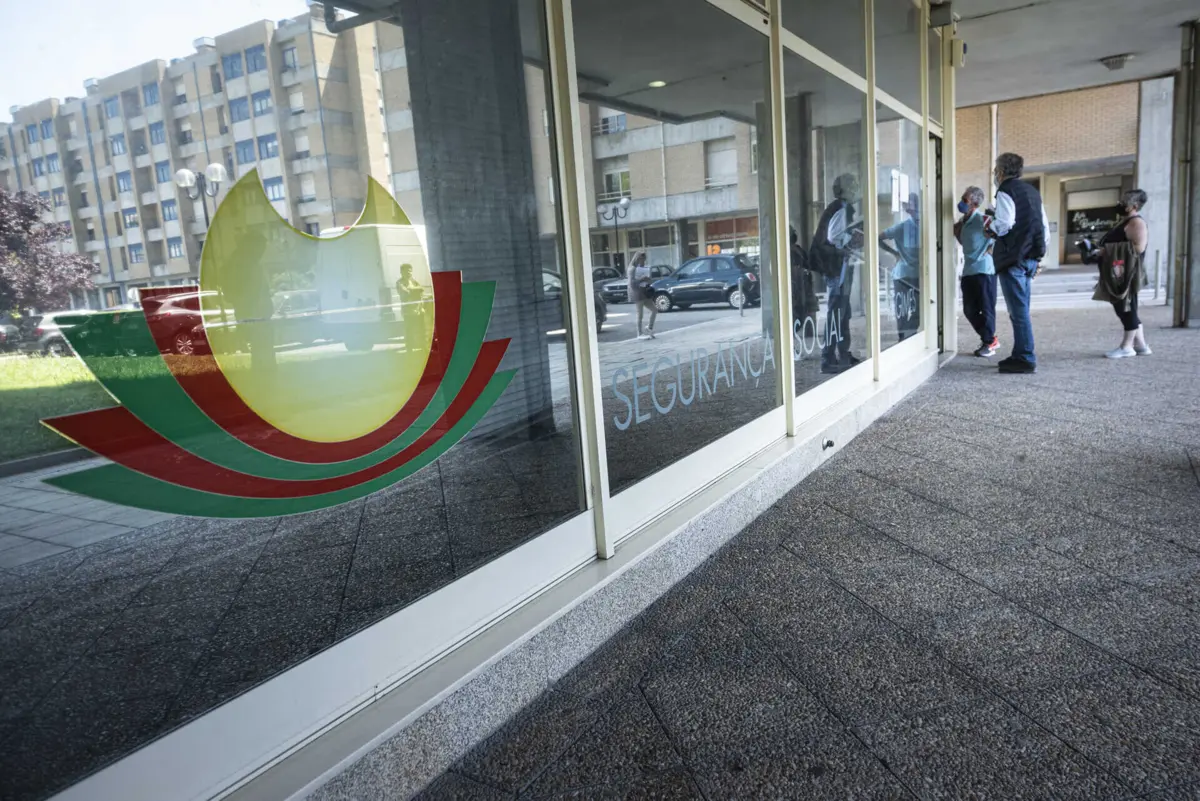 Imagem de contexto do artigo "Operação Constelações": 45 detidos por burla a centenas de utentes da Segurança Social Direta