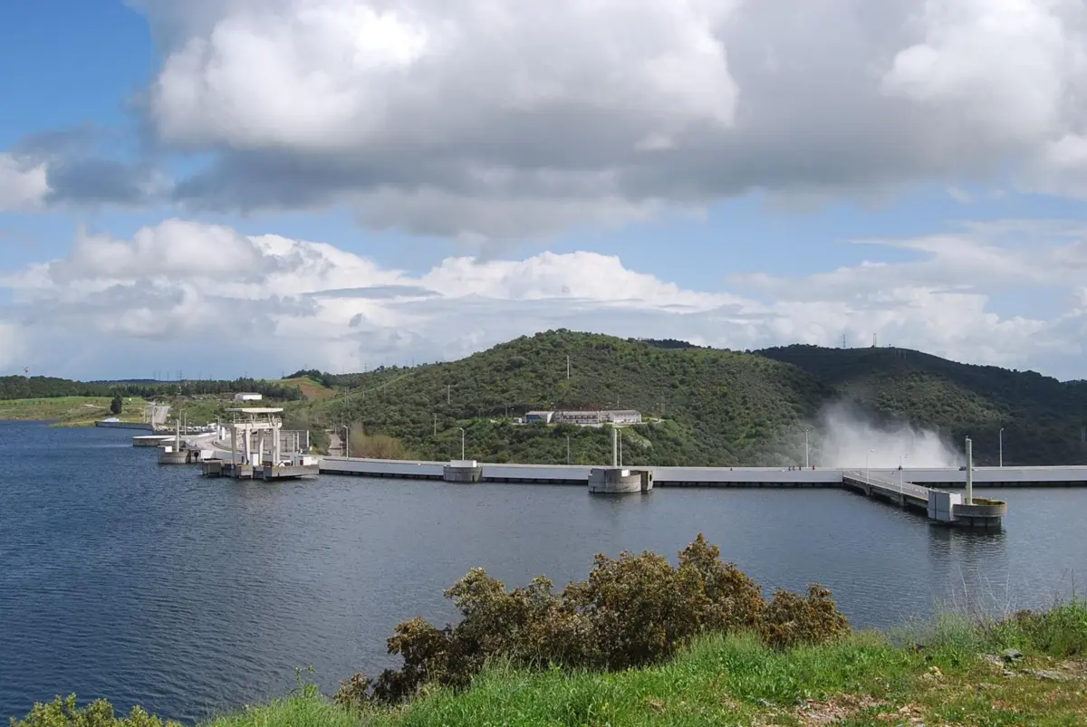 Imagem de contexto do artigo Barragem do Alqueva atinge 94% da capacidade máxima, mas descargas não são opção