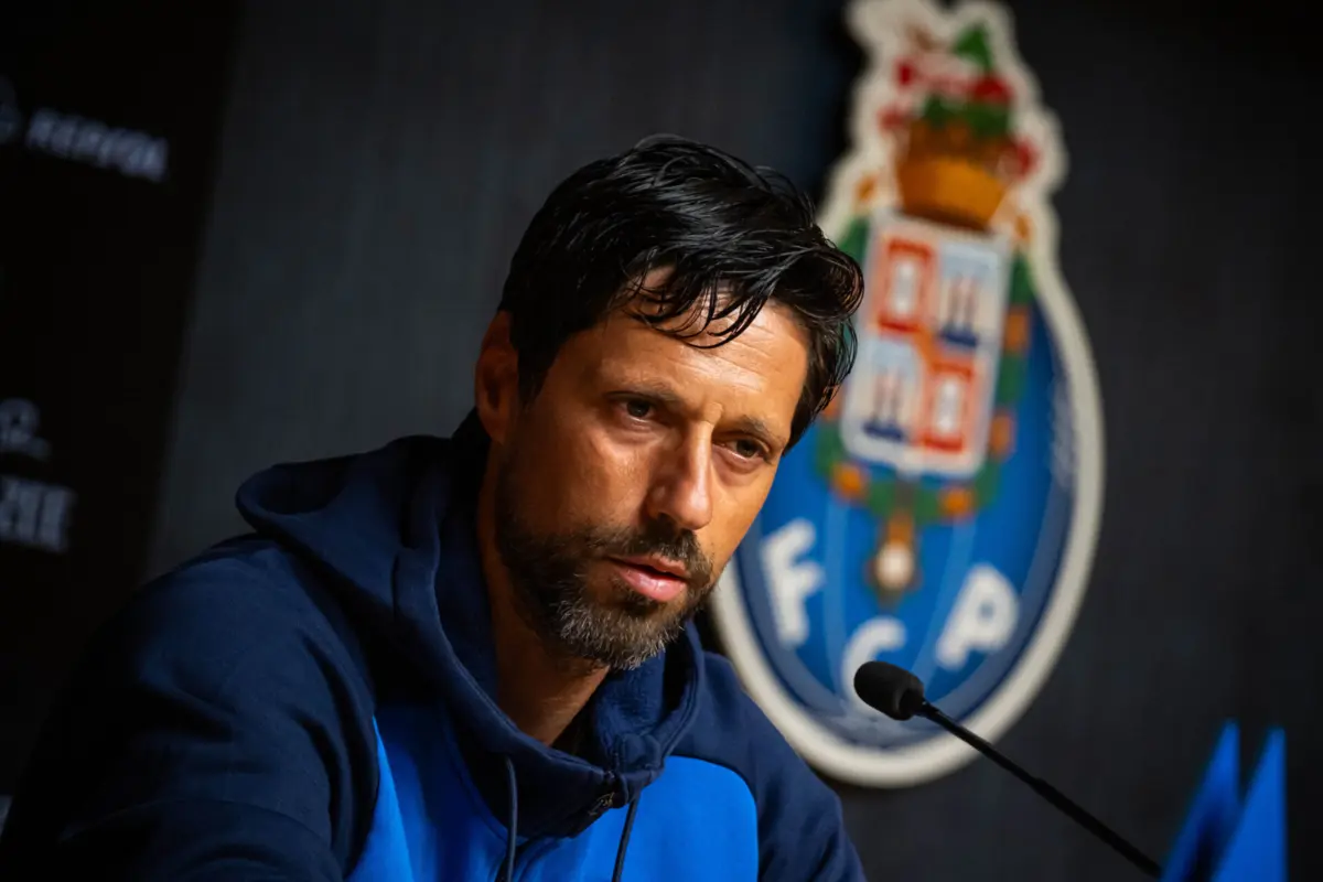 Imagem de contexto do artigo Evanilson a caminho do Bournemouth. Vítor Bruno confirma saída e aborda Fábio Cardoso e Francisco Conceição