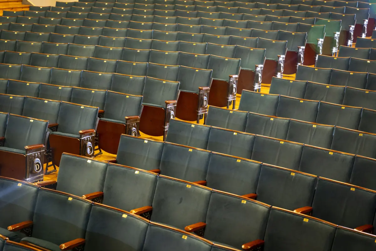 Imagem de contexto do artigo "Melhoria interrompida pelo atual Governo." Associação assinala dificuldades no Dia Mundial do Teatro