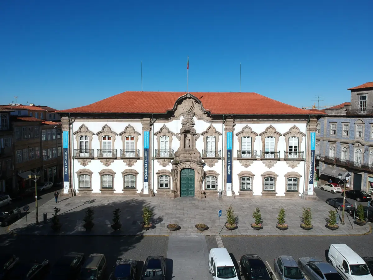 Imagem de contexto do artigo Dez candidatos à Câmara de Braga: acabar com trotinetes, baixar a temperatura da cidade, habitação e mobilidade