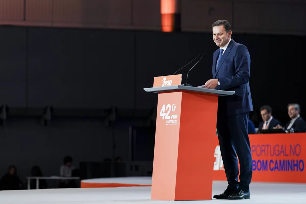 Imagem de contexto do artigo Moção de estratégia global de Montenegro aprovada por unanimidade