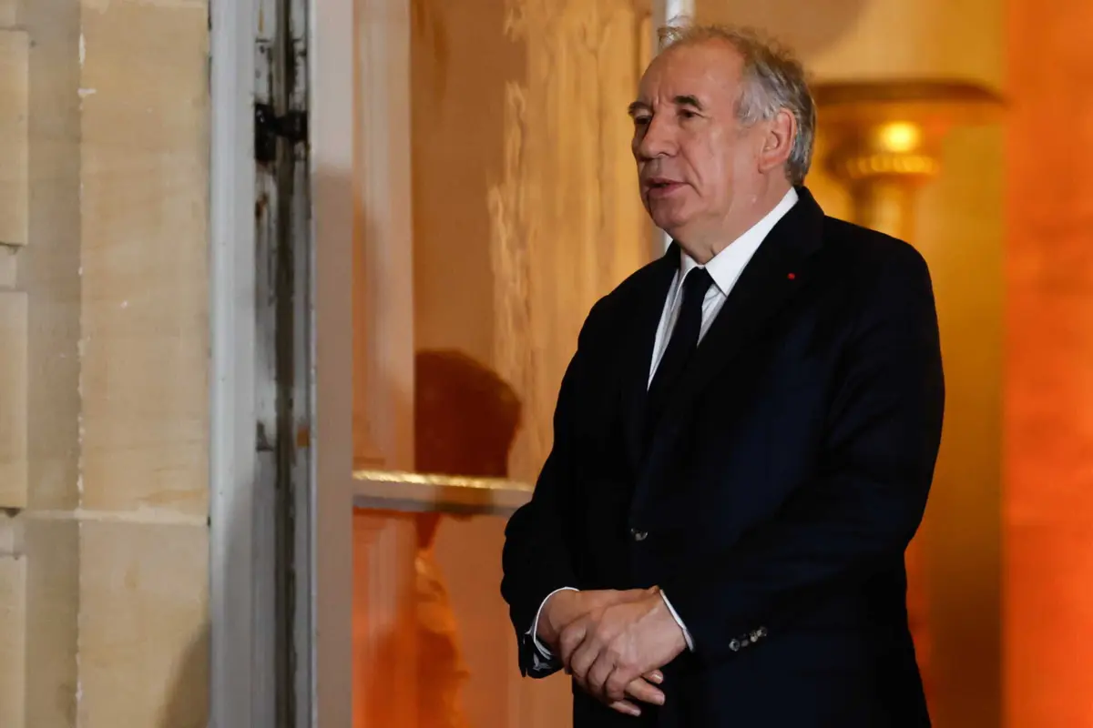 Imagem de contexto do artigo Governo francês rejeita moção de censura da esquerda sem apoio dos socialistas