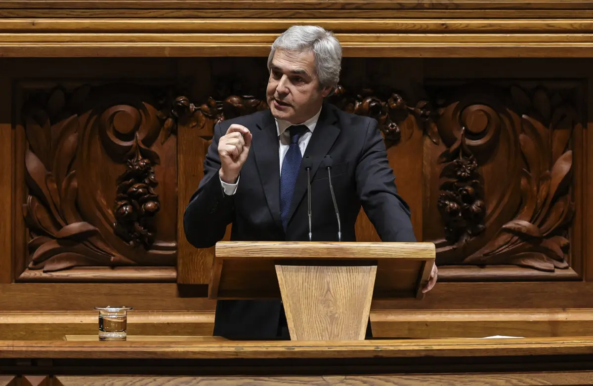 Imagem de contexto do artigo Deputados aprovaram audição de Nuno Melo sobre serviço militar obrigatório